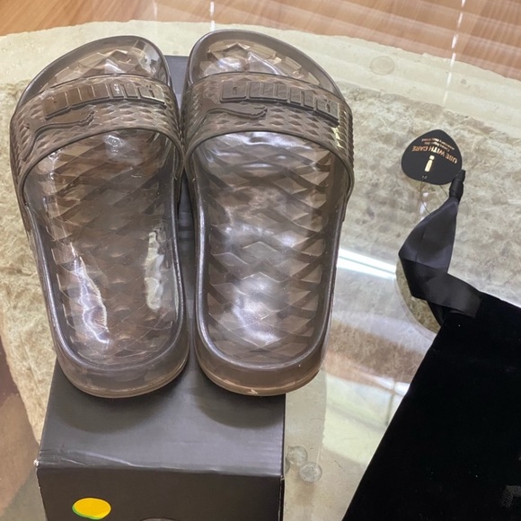 🌟 Rihanna Jelly Slides 🌟 - Picture 8 of 13